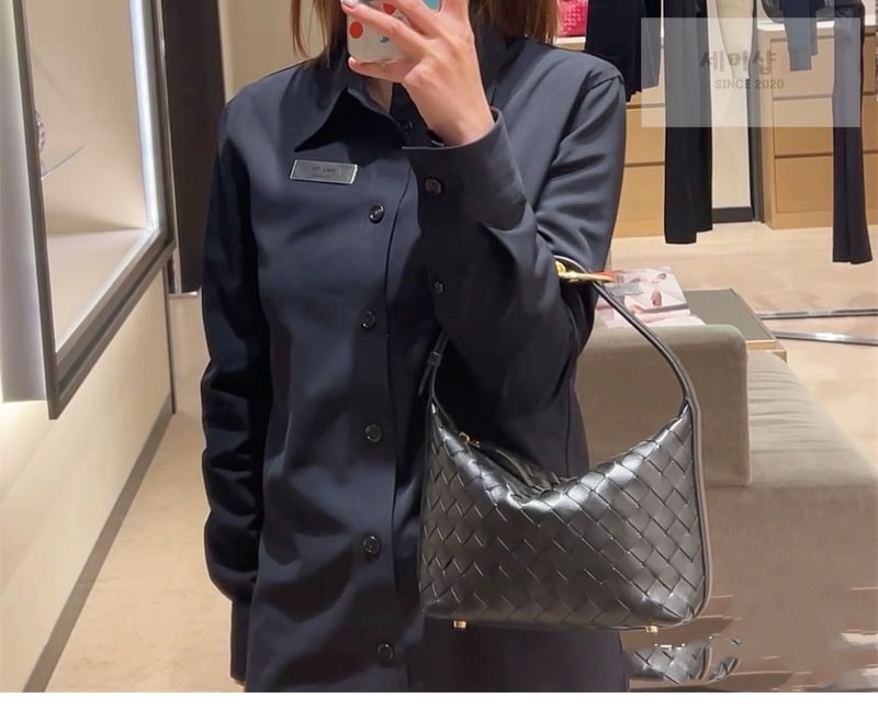보테가베네타 보테가베네타 월리스 미니 인트레치아토 레더 숄더 백 815395 블랙 Bag 1번 이미지