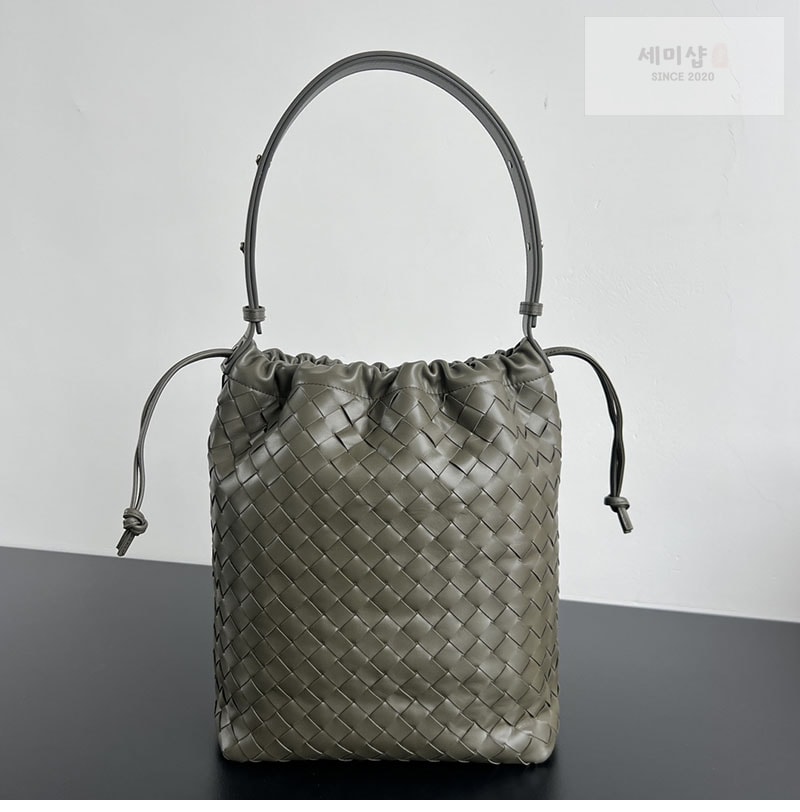 Bottega Veneta 보테가베네타 인트레치아토 비블리오테카 버킷 백 “ 3 COLOR ” 폰단트 Bag 7번 이미지