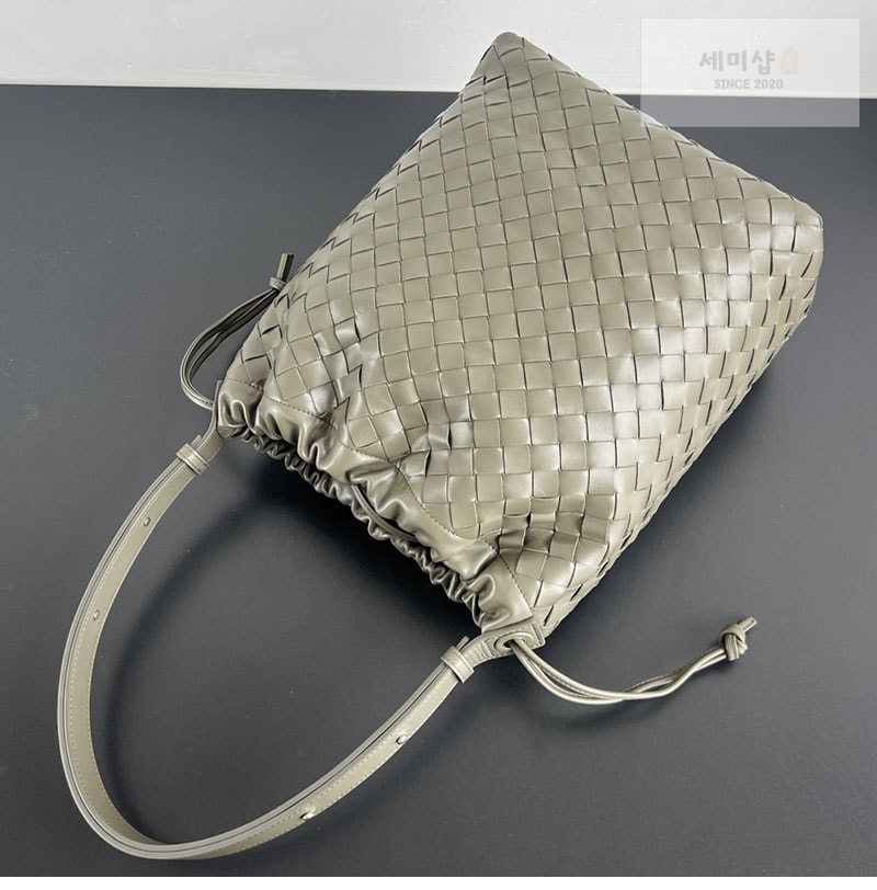 Bottega Veneta 보테가베네타 인트레치아토 비블리오테카 버킷 백 “ 3 COLOR ” 폰단트 Bag 3번 이미지