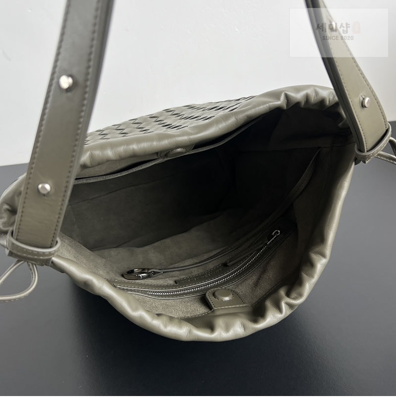 Bottega Veneta 보테가베네타 인트레치아토 비블리오테카 버킷 백 “ 3 COLOR ” 폰단트 Bag 10번 이미지