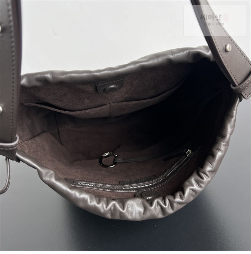 Bottega Veneta 보테가베네타 인트레치아토 비블리오테카 버킷 백 “ 3 COLOR ” 폰단트 Bag 27번 이미지
