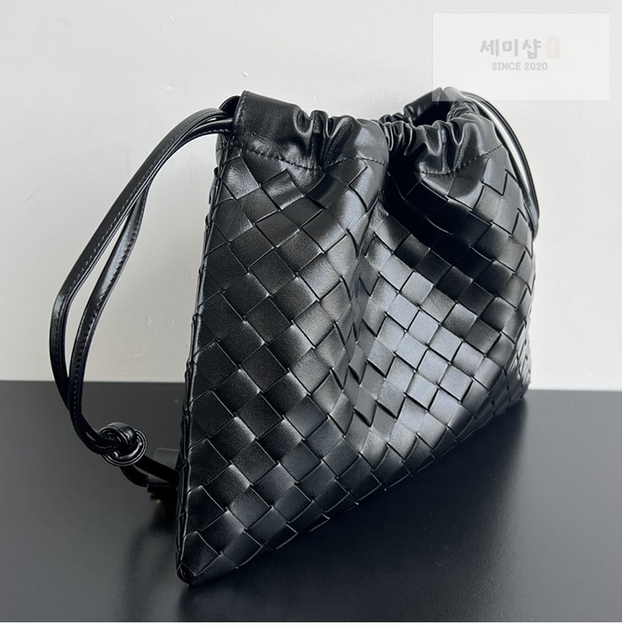 Bottega Veneta 보테가베네타 인트레치아토 숄더 더스트 백 미디엄 “ 7 COLOR ” 레플리카 12번 이미지 - Bag | 세미샵 레플리카 사이트
