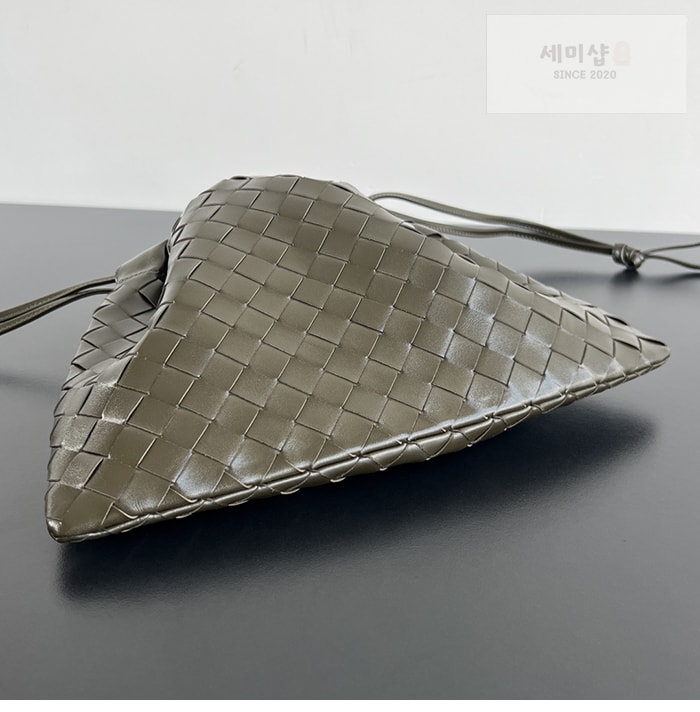 Bottega Veneta 보테가베네타 인트레치아토 숄더 더스트 백 미디엄 “ 7 COLOR ” 레플리카 6번 이미지 - Bag | 세미샵 레플리카 사이트