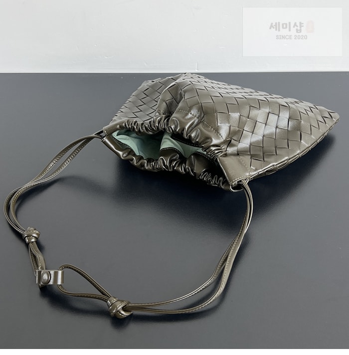 Bottega Veneta 보테가베네타 인트레치아토 숄더 더스트 백 미디엄 “ 7 COLOR ” 레플리카 9번 이미지 - Bag | 세미샵 레플리카 사이트