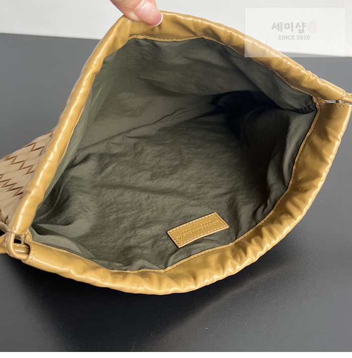 Bottega Veneta 보테가베네타 인트레치아토 숄더 더스트 백 미디엄 “ 7 COLOR ” 레플리카 10번 이미지 - Bag | 세미샵 레플리카 사이트