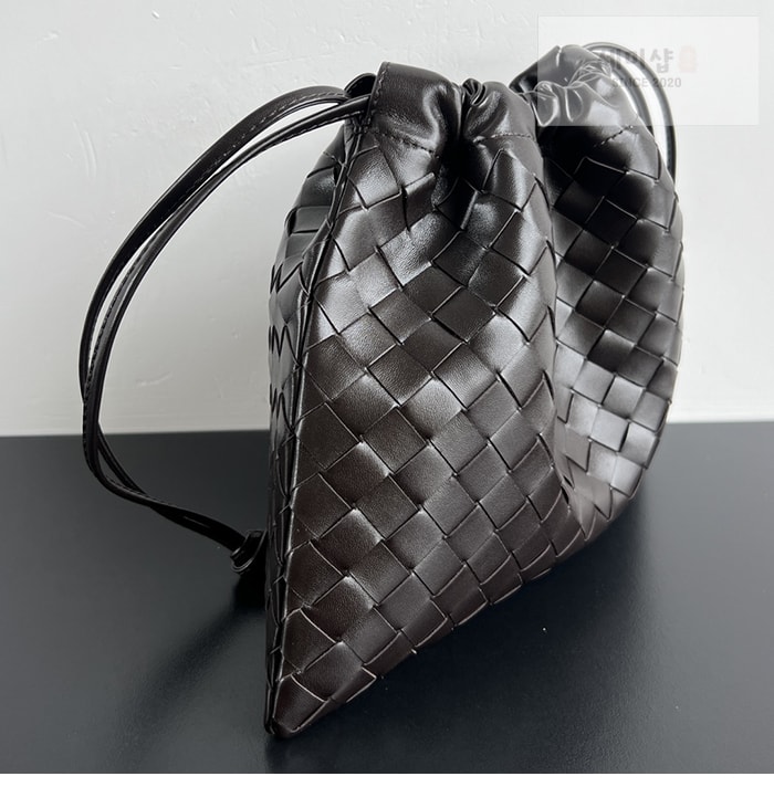 Bottega Veneta 보테가베네타 인트레치아토 숄더 더스트 백 미디엄 “ 7 COLOR ” 레플리카 18번 이미지 - Bag | 세미샵 레플리카 사이트