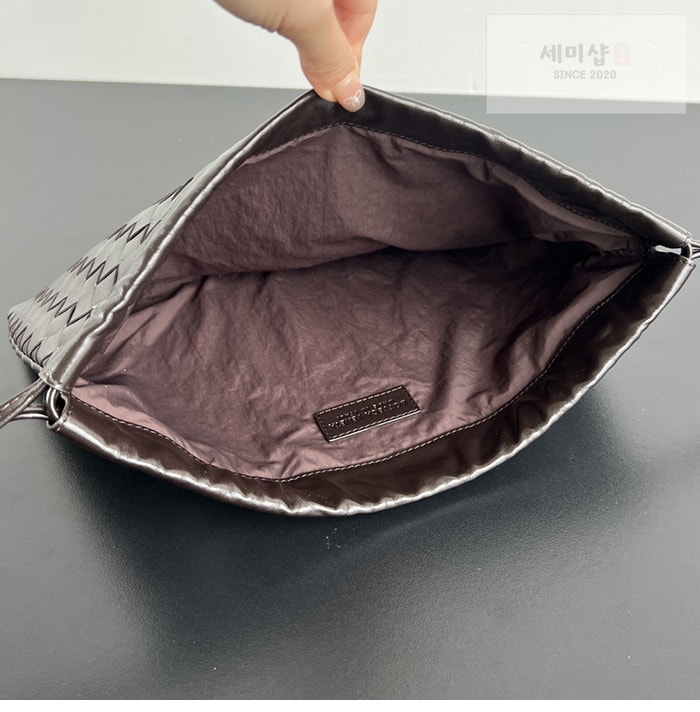 Bottega Veneta 보테가베네타 인트레치아토 숄더 더스트 백 미디엄 “ 7 COLOR ” 레플리카 19번 이미지 - Bag | 세미샵 레플리카 사이트