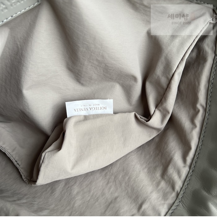 Bottega Veneta 보테가베네타 인트레치아토 숄더 더스트 백 미디엄 “ 7 COLOR ” 레플리카 30번 이미지 - Bag | 세미샵 레플리카 사이트