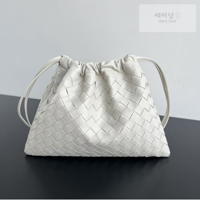 Bottega Veneta 보테가베네타 인트레치아토 숄더 더스트 백 미디엄 “ 7 COLOR ” 레플리카 21번 이미지 - Bag | 세미샵 레플리카 사이트
