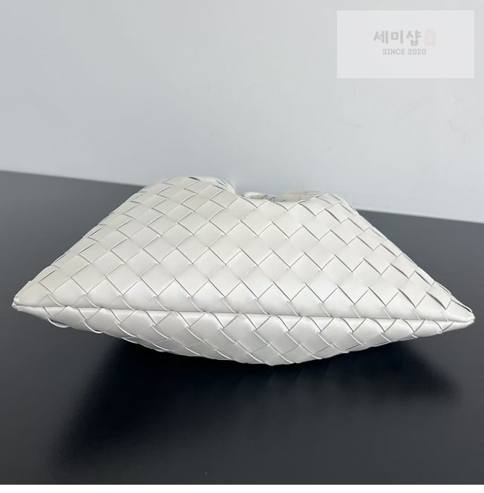 Bottega Veneta 보테가베네타 인트레치아토 숄더 더스트 백 미디엄 “ 7 COLOR ” 레플리카 31번 이미지 - Bag | 세미샵 레플리카 사이트