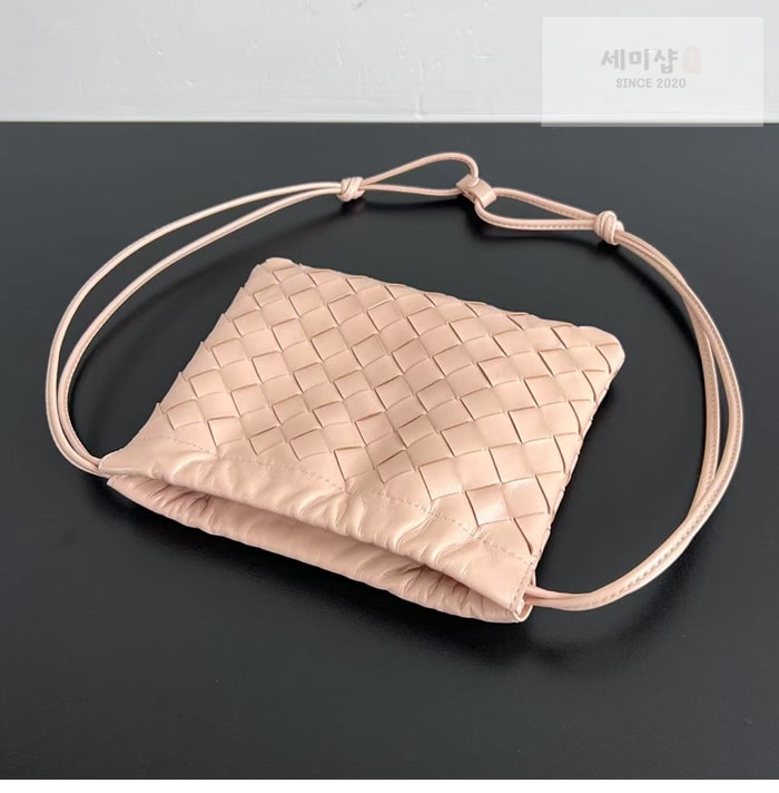 Bottega Veneta 보테가베네타 인트레치아토 숄더 더스트 백 스몰 “ 11 COLOR ” 연브라운 Bag 18번 이미지