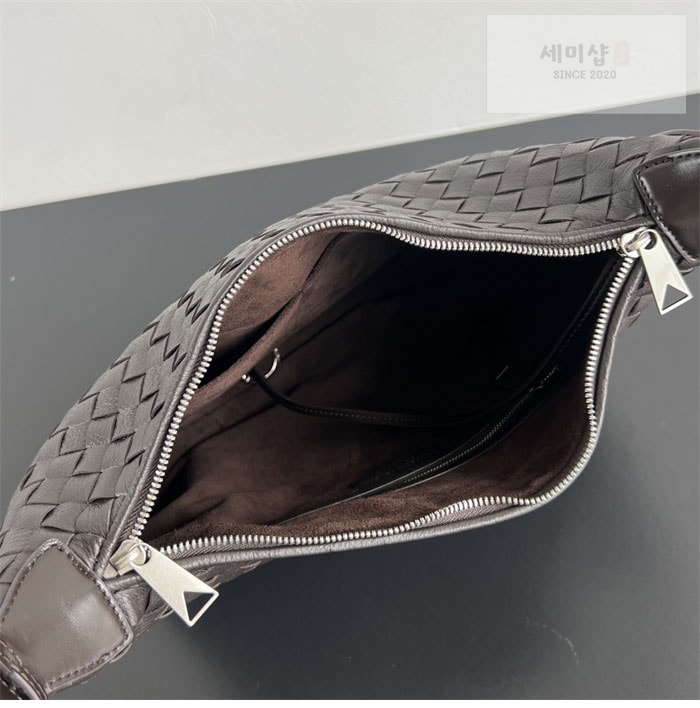 Bottega Veneta 보테가베네타 스몰 인트레치아토 트래블러 백 폰단트 Bag 3번 이미지