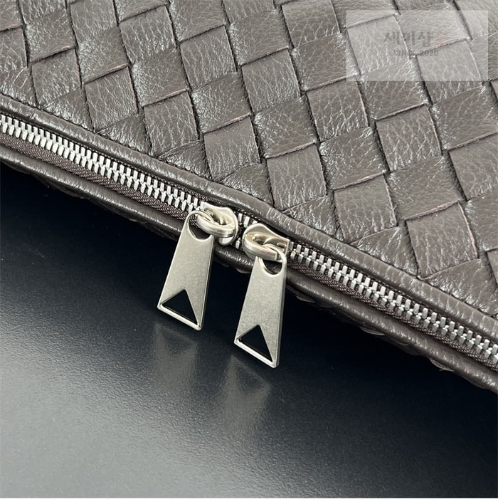 Bottega Veneta 보테가베네타 스몰 인트레치아토 트래블러 백 폰단트 Bag 7번 이미지