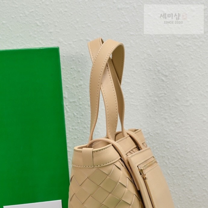 Bottega Veneta 보테가베네타 인트레치아토 스몰 플립 플랩 토트 백 “ 7 COLOR ” 오트밀 Bag 14번 이미지