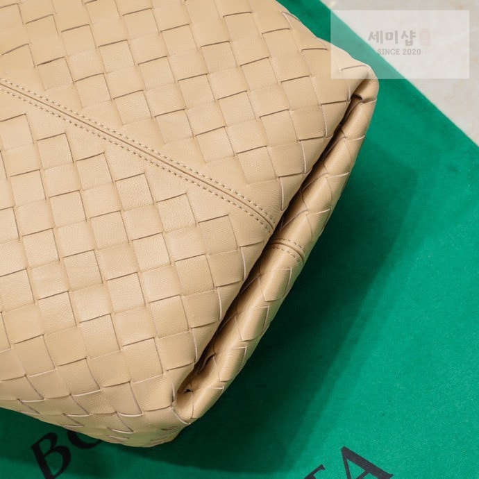 Bottega Veneta 보테가베네타 인트레치아토 스몰 플립 플랩 토트 백 “ 7 COLOR ” 오트밀 Bag 6번 이미지