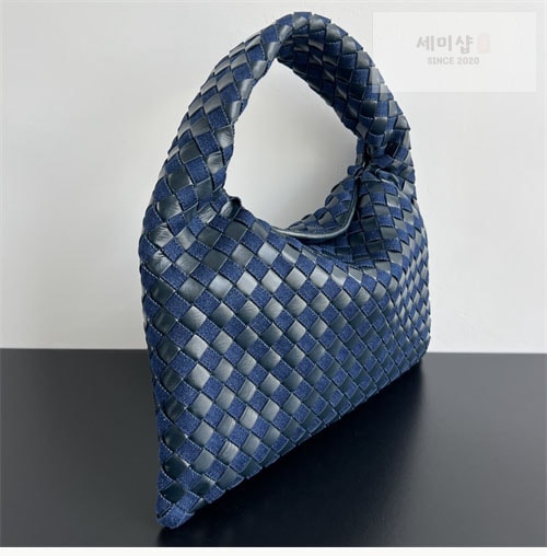 Bottega Veneta 보테가베네타 인트레치아토 스몰 홉 백 아비스 블루 Bag 8번 이미지