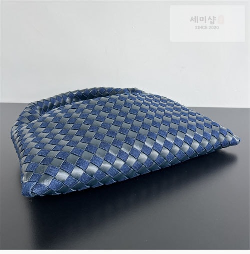 Bottega Veneta 보테가베네타 인트레치아토 스몰 홉 백 아비스 블루 Bag 3번 이미지