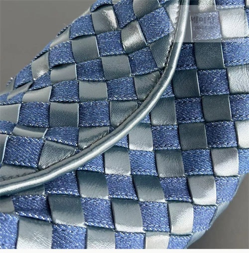 Bottega Veneta 보테가베네타 인트레치아토 스몰 홉 백 아비스 블루 Bag 4번 이미지