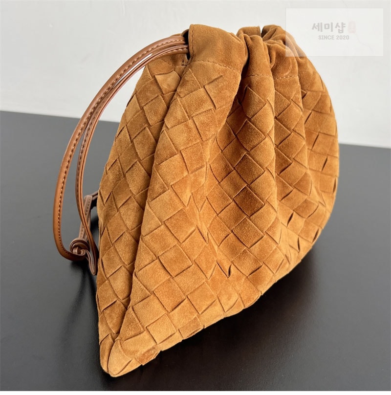 Bottega Veneta 보테가베네타 인트레치아토 스웨이드 더스트 백 카멜스웨이드 Bag 3번 이미지