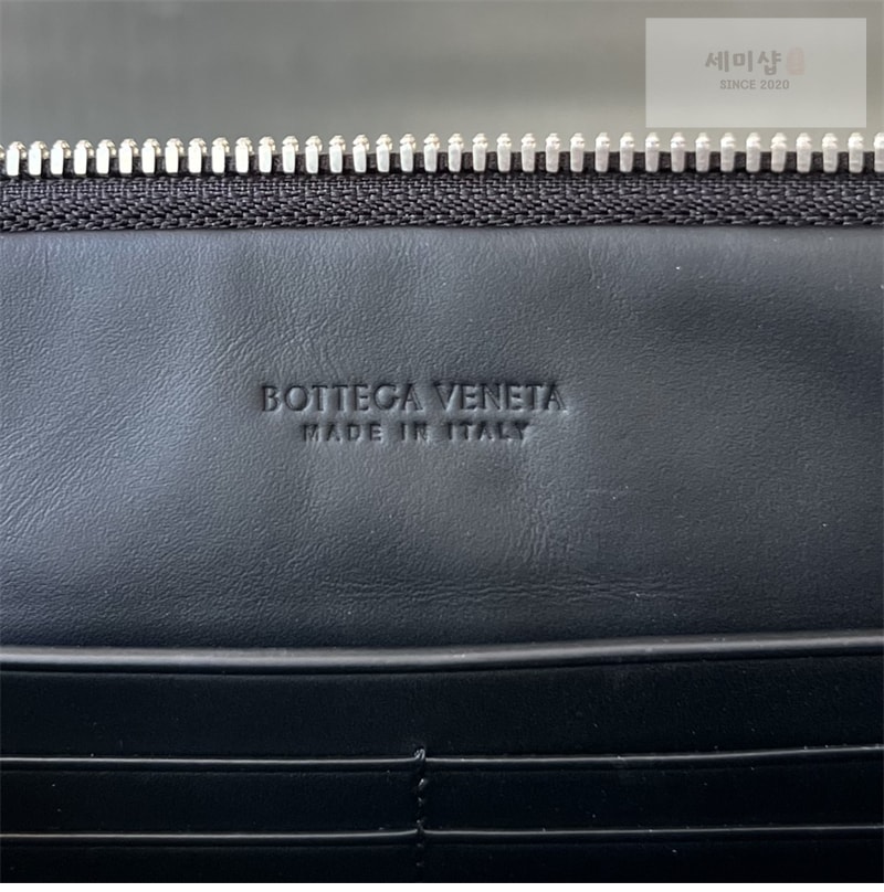 Bottega Veneta 보테가베네타 인트레치아토 스탠딩 파우치 클러치백 “ 2 COLOR ” 그레이 Bag 3번 이미지