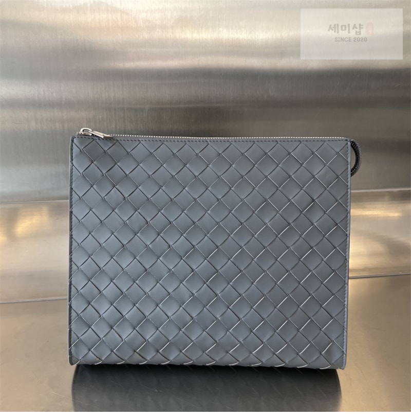 Bottega Veneta 보테가베네타 인트레치아토 스탠딩 파우치 클러치백 “ 2 COLOR ” 그레이 Bag 9번 이미지