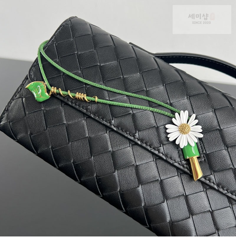 Bottega Veneta 보테가베네타 인트레치아토 안디아모 탑핸들 클러치백 “ 4 COLOR ” 다크 브라운 Bag 9번 이미지