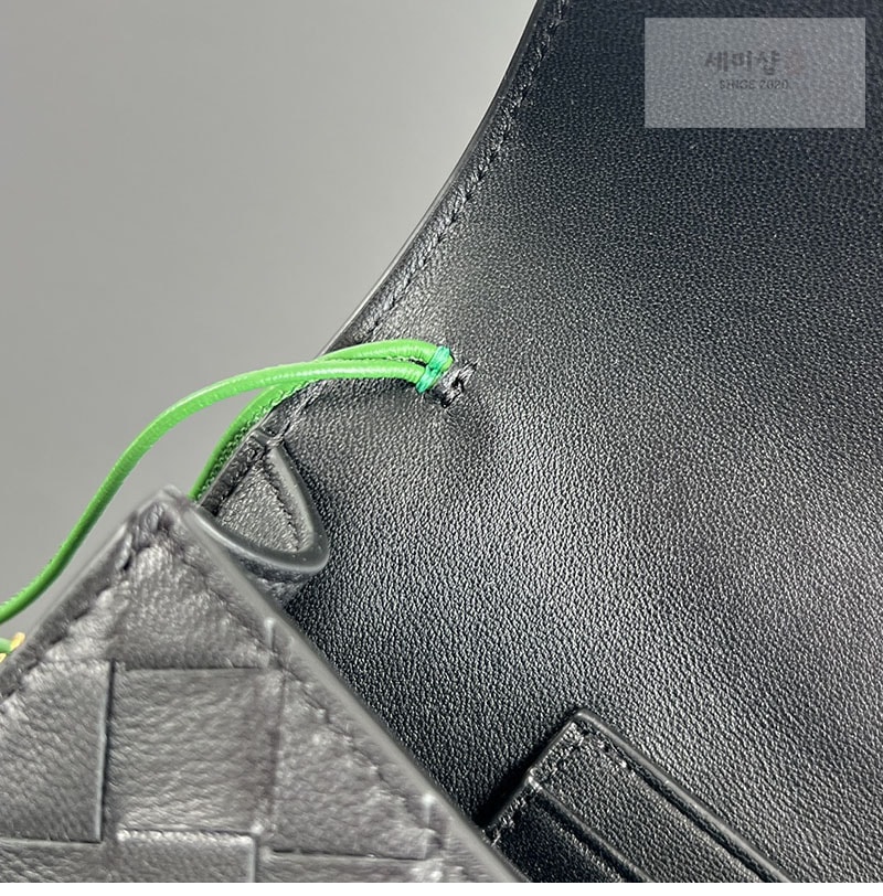 Bottega Veneta 보테가베네타 인트레치아토 안디아모 탑핸들 클러치백 “ 4 COLOR ” 다크 브라운 Bag 16번 이미지