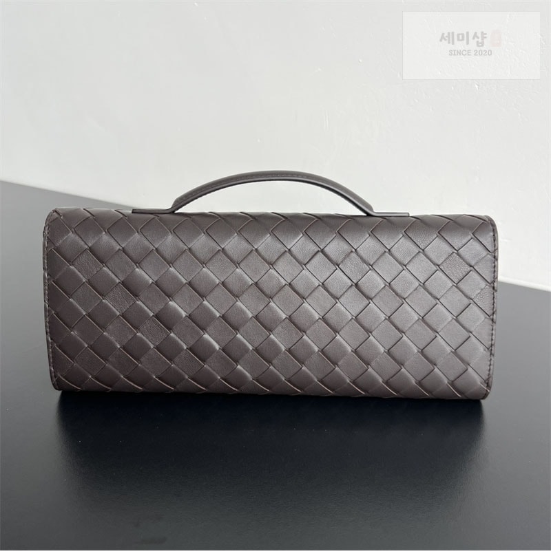 Bottega Veneta 보테가베네타 인트레치아토 안디아모 탑핸들 클러치백 “ 4 COLOR ” 다크 브라운 Bag 10번 이미지