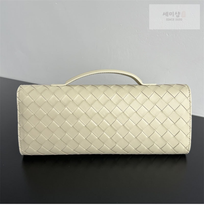 Bottega Veneta 보테가베네타 인트레치아토 안디아모 탑핸들 클러치백 “ 4 COLOR ” 다크 브라운 Bag 12번 이미지
