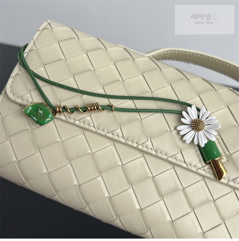 Bottega Veneta 보테가베네타 인트레치아토 안디아모 탑핸들 클러치백 “ 4 COLOR ” 다크 브라운 Bag 13번 이미지