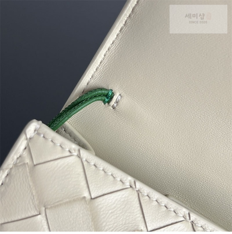 Bottega Veneta 보테가베네타 인트레치아토 안디아모 탑핸들 클러치백 “ 4 COLOR ” 다크 브라운 Bag 20번 이미지