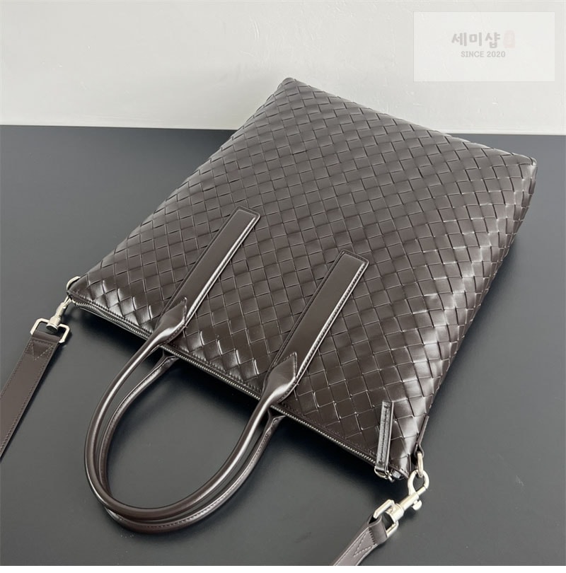 Bottega Veneta 보테가베네타 인트레치아토 지퍼 노스 사우스 토트 백 “ 2 COLOR ” 블랙 Bag 1번 이미지