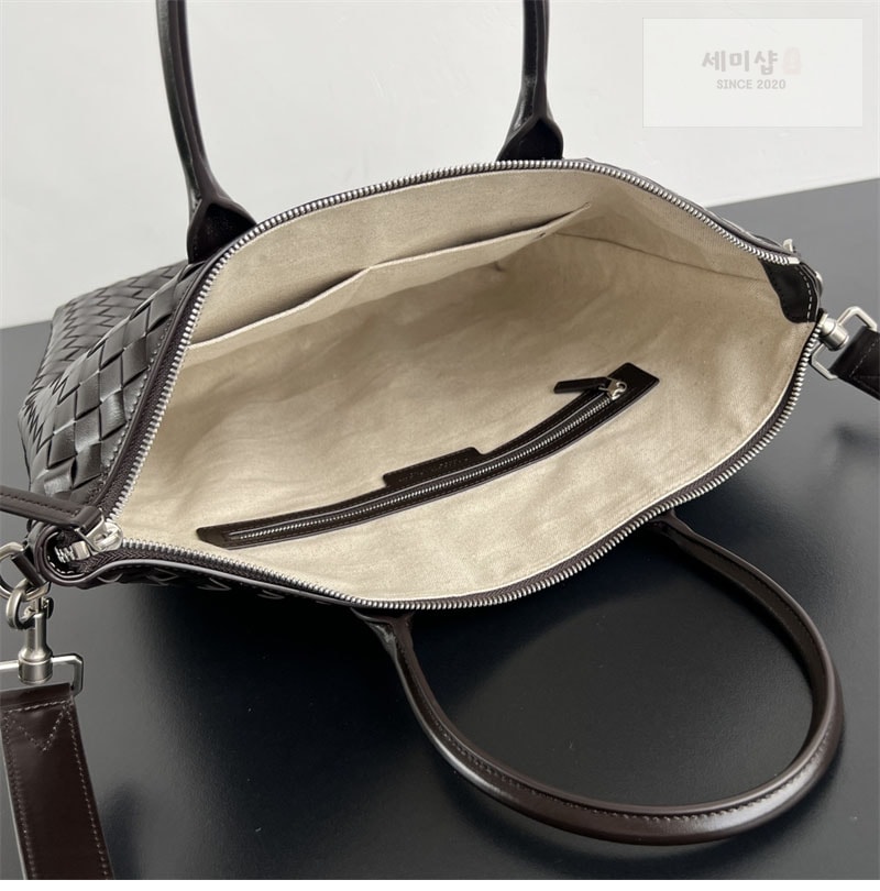 Bottega Veneta 보테가베네타 인트레치아토 지퍼 노스 사우스 토트 백 “ 2 COLOR ” 블랙 Bag 7번 이미지