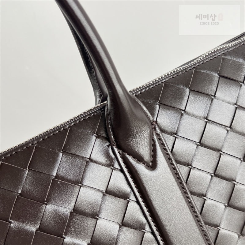 Bottega Veneta 보테가베네타 인트레치아토 지퍼 노스 사우스 토트 백 “ 2 COLOR ” 블랙 Bag 17번 이미지