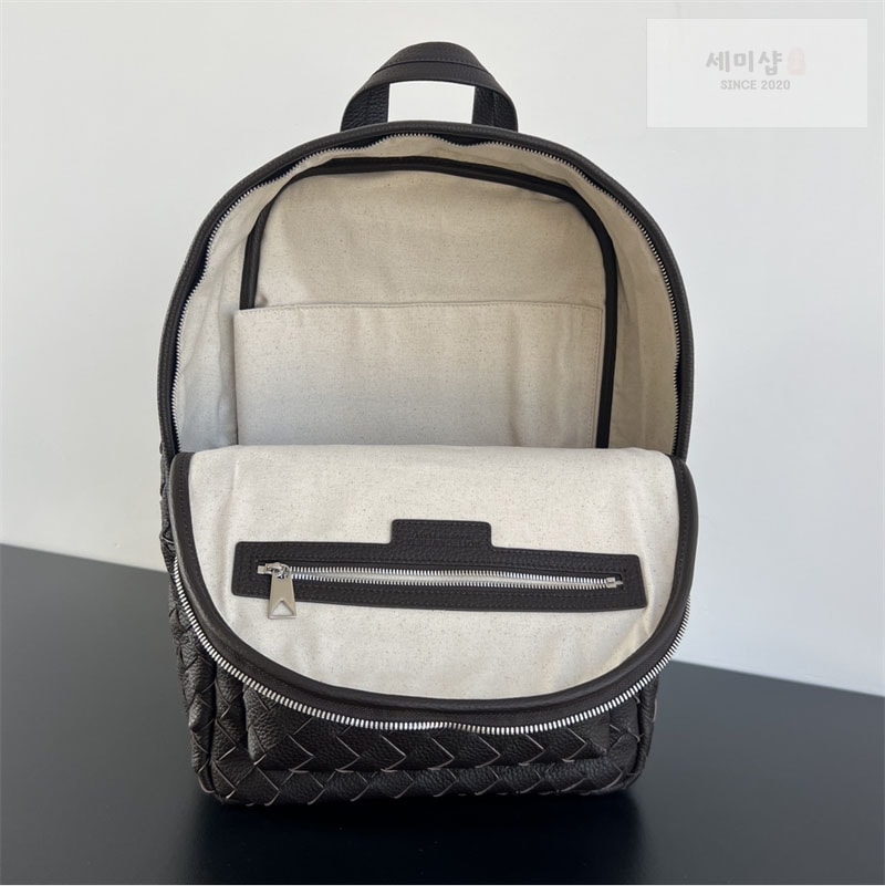 Bottega Veneta 보테가베네타 인트레치아토 지퍼 백팩 “ 2 COLOR ” 다크 브라운 Bag 24번 이미지