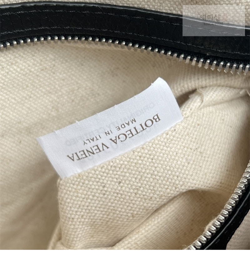 보테가베네타 보테가베네타 인트레치아토 카메라백 “ 3 COLOR ” 블랙 Bag 15번 이미지