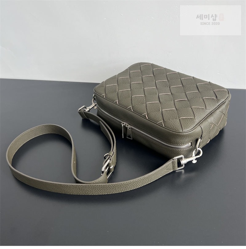 보테가베네타 보테가베네타 인트레치아토 카메라백 “ 3 COLOR ” 블랙 Bag 19번 이미지