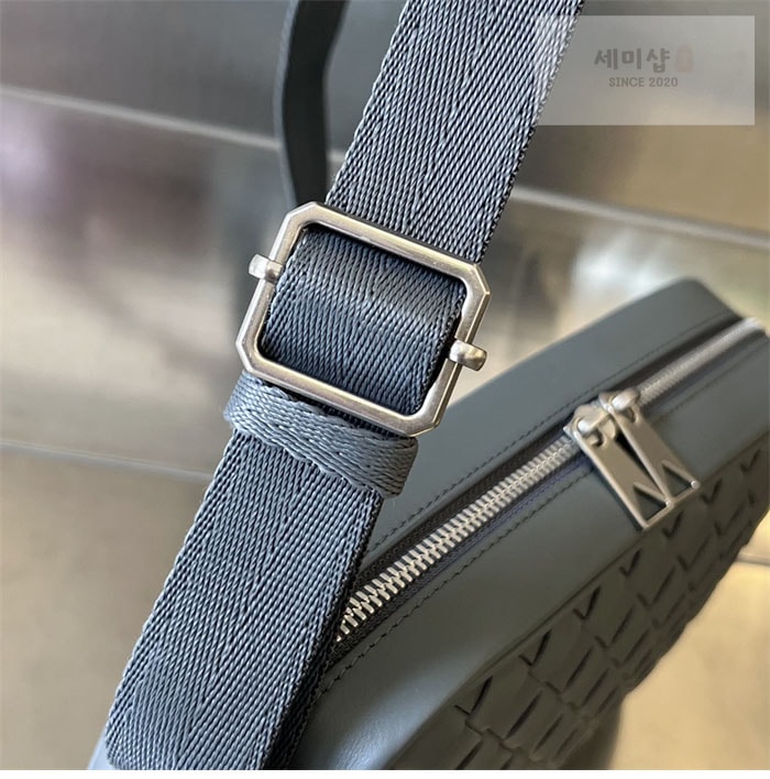 Bottega Veneta 보테가베네타 인트레치아토 카메라 크로스백 “ 7 COLOR ” 풀색 Bag 20번 이미지