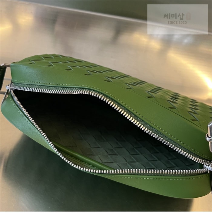Bottega Veneta 보테가베네타 인트레치아토 카메라 크로스백 “ 7 COLOR ” 풀색 Bag 22번 이미지