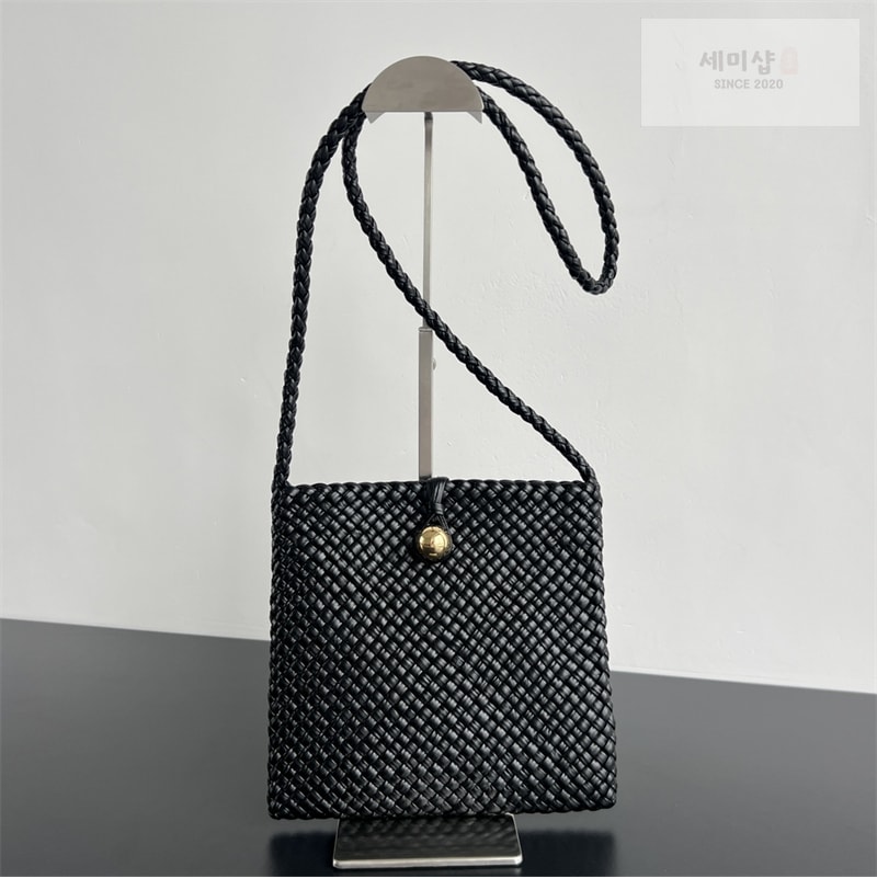 Bottega Veneta 보테가베네타 인트레치아토 토스카 크로스백 “ 2 COLOR ” 폰단트 Bag 11번 이미지