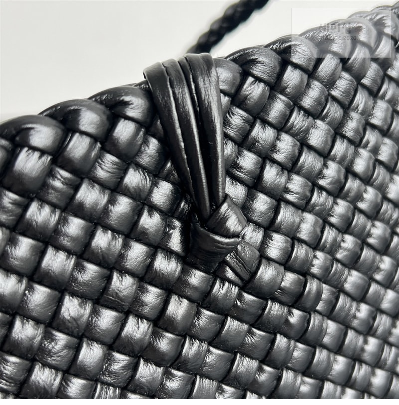 Bottega Veneta 보테가베네타 인트레치아토 토스카 크로스백 “ 2 COLOR ” 폰단트 Bag 4번 이미지