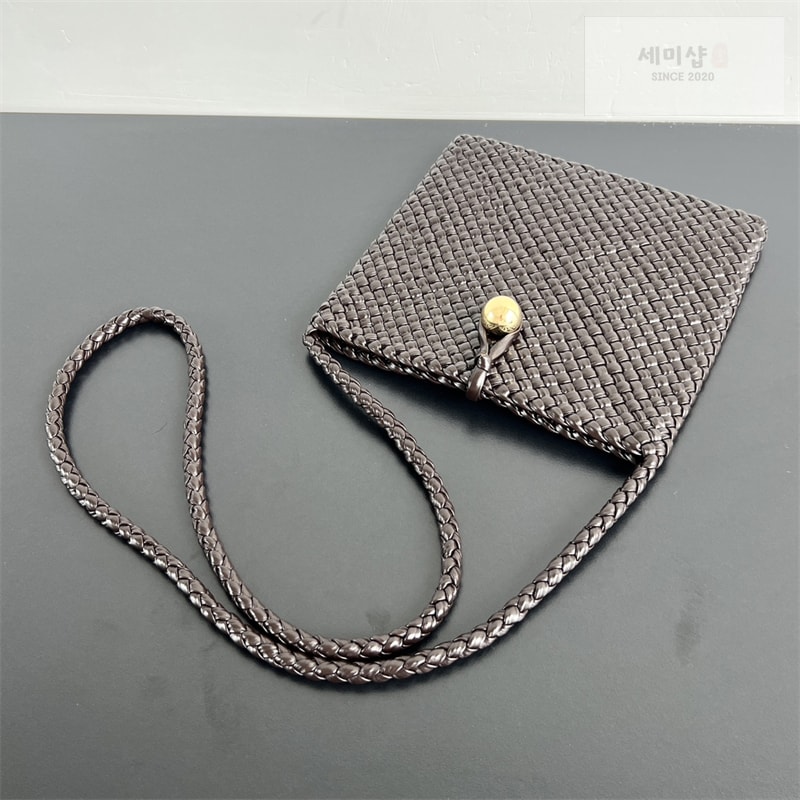 Bottega Veneta 보테가베네타 인트레치아토 토스카 크로스백 “ 2 COLOR ” 폰단트 Bag 16번 이미지