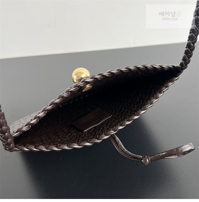 Bottega Veneta 보테가베네타 인트레치아토 토스카 크로스백 “ 2 COLOR ” 폰단트 Bag 15번 이미지