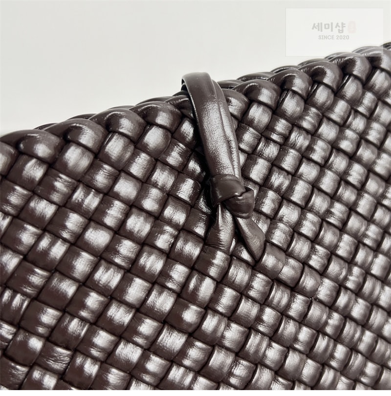 Bottega Veneta 보테가베네타 인트레치아토 토스카 크로스백 “ 2 COLOR ” 폰단트 Bag 20번 이미지