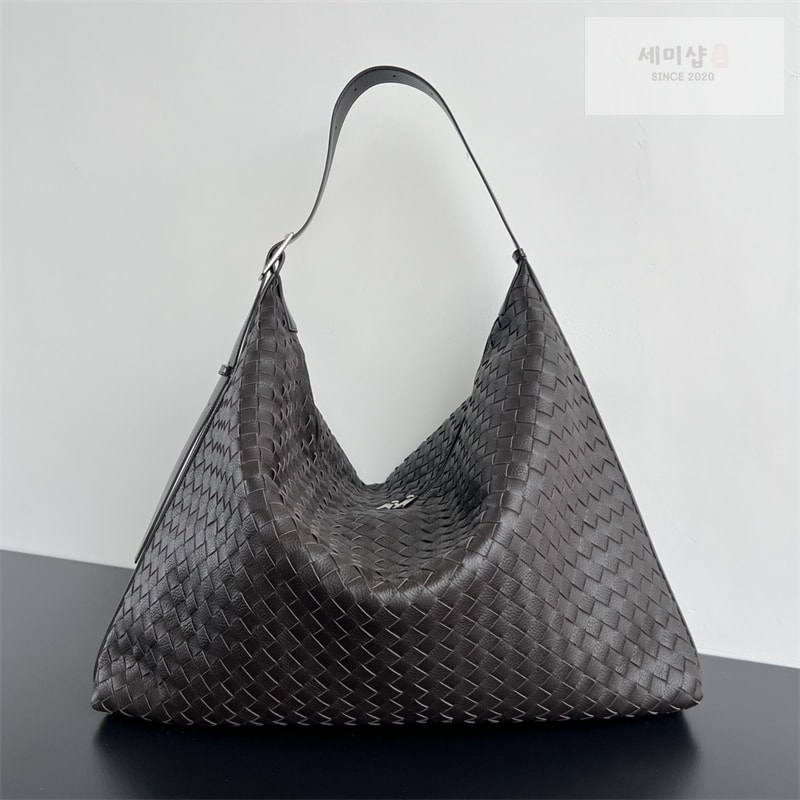 Bottega Veneta 보테가베네타 라지 인트레치아토 트래블러 백 폰단트 Bag 4번 이미지