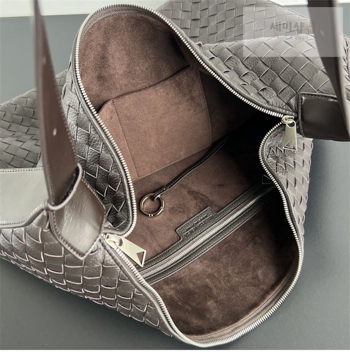Bottega Veneta 보테가베네타 라지 인트레치아토 트래블러 백 폰단트 Bag 3번 이미지