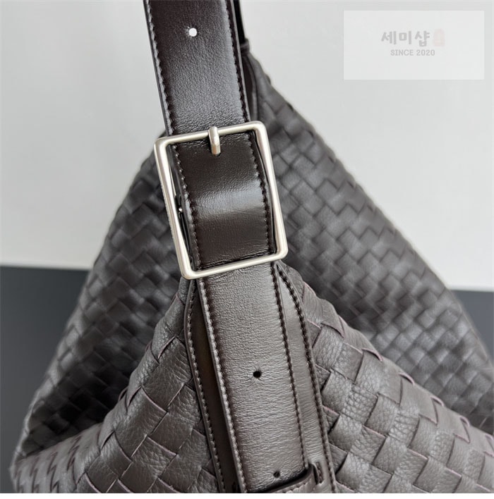 Bottega Veneta 보테가베네타 라지 인트레치아토 트래블러 백 폰단트 Bag 6번 이미지