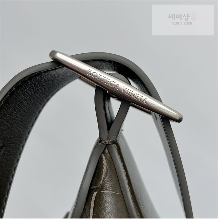 Bottega Veneta 보테가베네타 미디움 인트레치아토 트래블러 호보 숄더백 올리브 Bag 6번 이미지