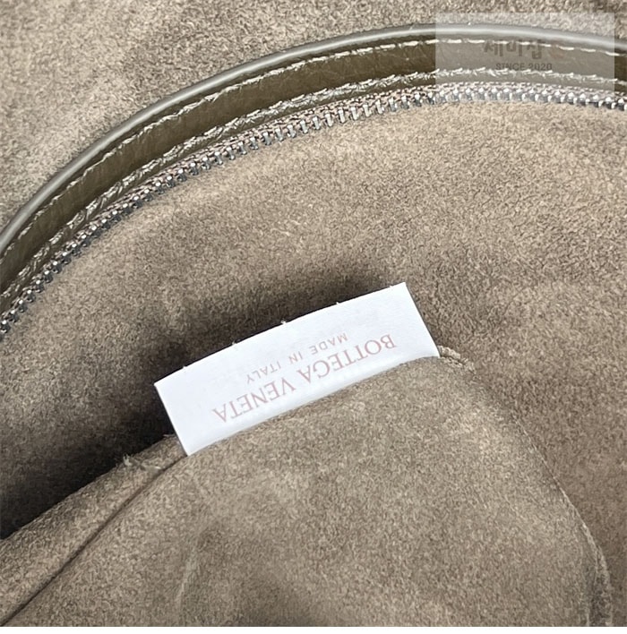 Bottega Veneta 보테가베네타 미디움 인트레치아토 트래블러 호보 숄더백 올리브 Bag 7번 이미지