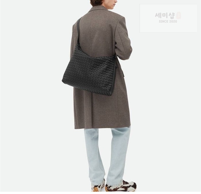 Bottega Veneta 보테가베네타 미디움 인트레치아토 트래블러 호보 숄더백 폰단트 Bag 2번 이미지